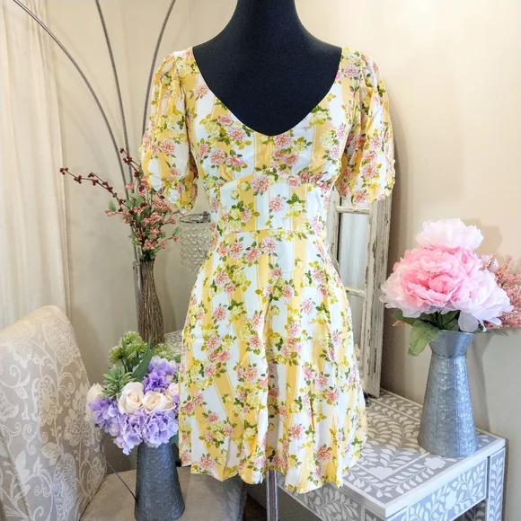 🍒NWOT🍒 FOR LOVE & LEMONS MINI DRESS XS - Picture 3 of 9